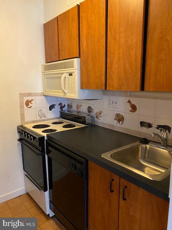 Building Photo - 224 W Rittenhouse Square