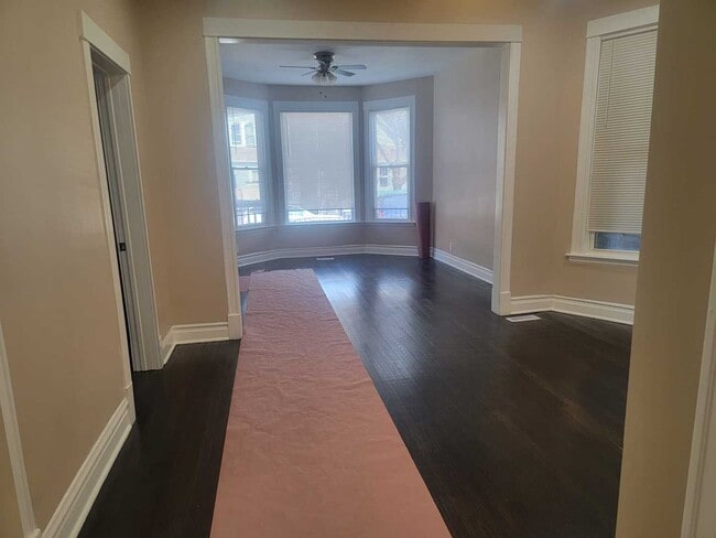 Building Photo - 1540 N Keeler Ave