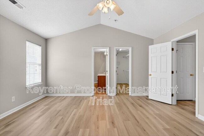 Building Photo - 2703 Stafford St