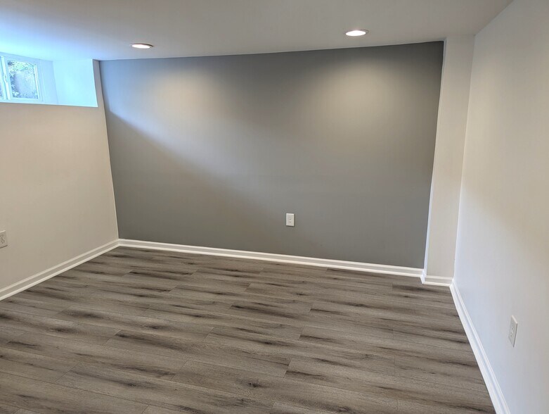 Building Photo - 2502 Park Heights Ter