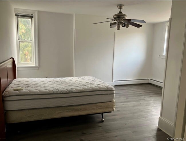 Building Photo - 5 Wood Ct