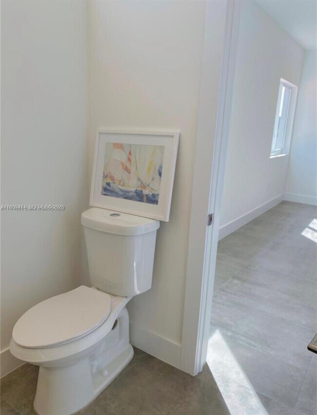 Building Photo - 3653 SW 25th St