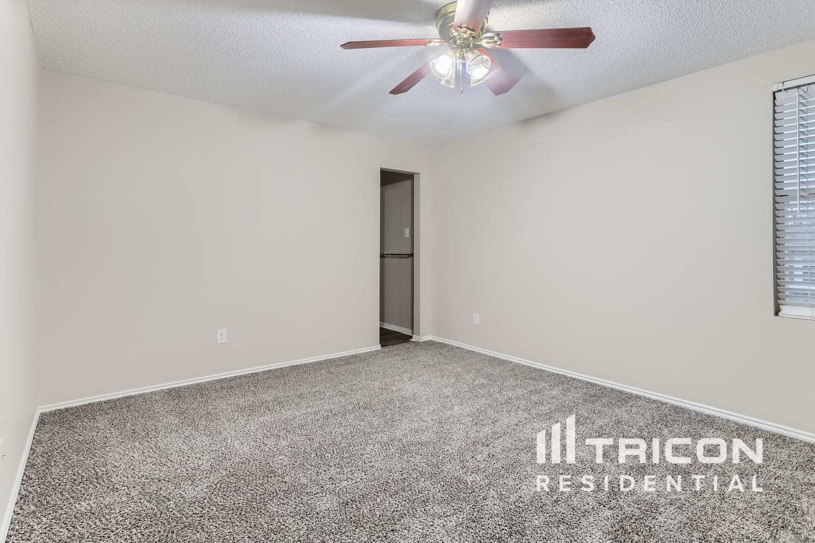 Building Photo - 5421 Pandale Valley Dr