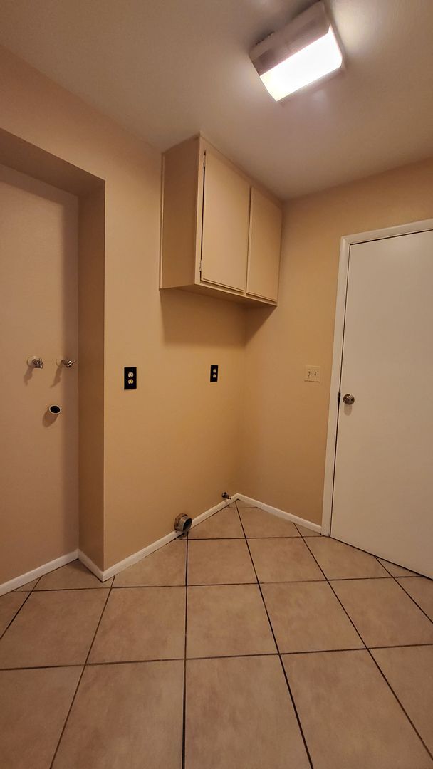 Building Photo - Charming one-story house