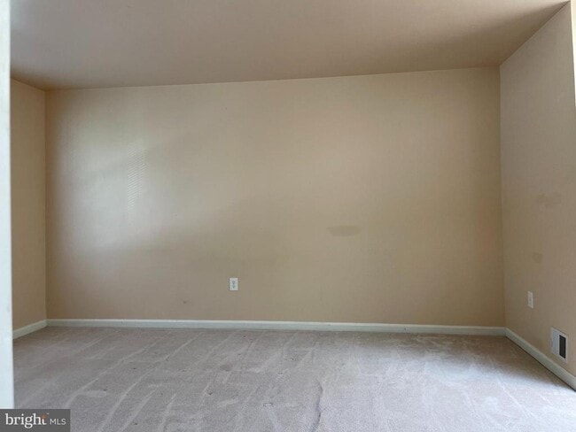 Building Photo - 5823 Riverside Dr