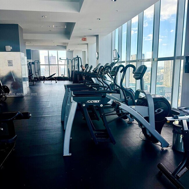 Building Photo - 133 NE 2nd Ave