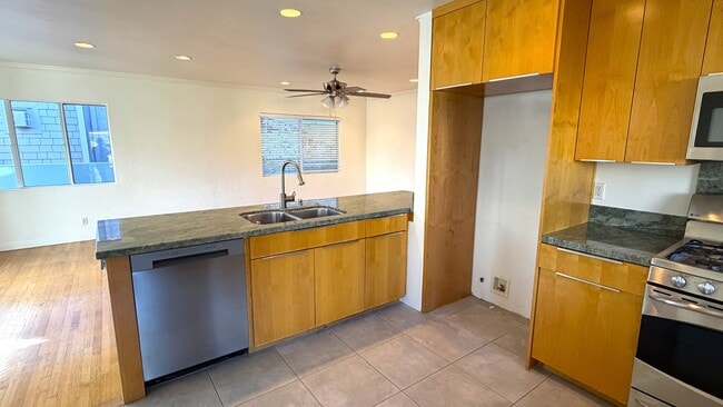 Building Photo - 257 Claremont Ave