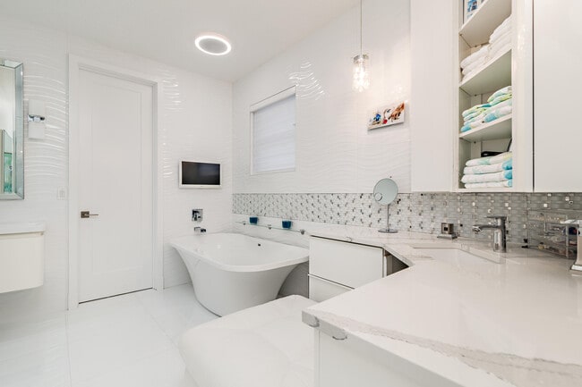 Building Photo - 8270 Spyglass Dr