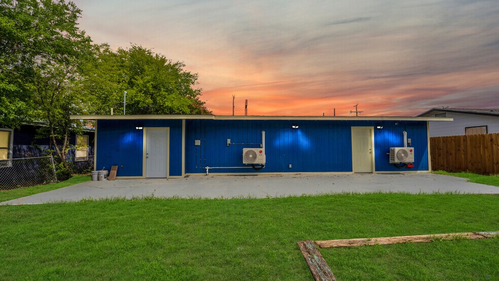 Building Photo - 4530 Walzem Rd