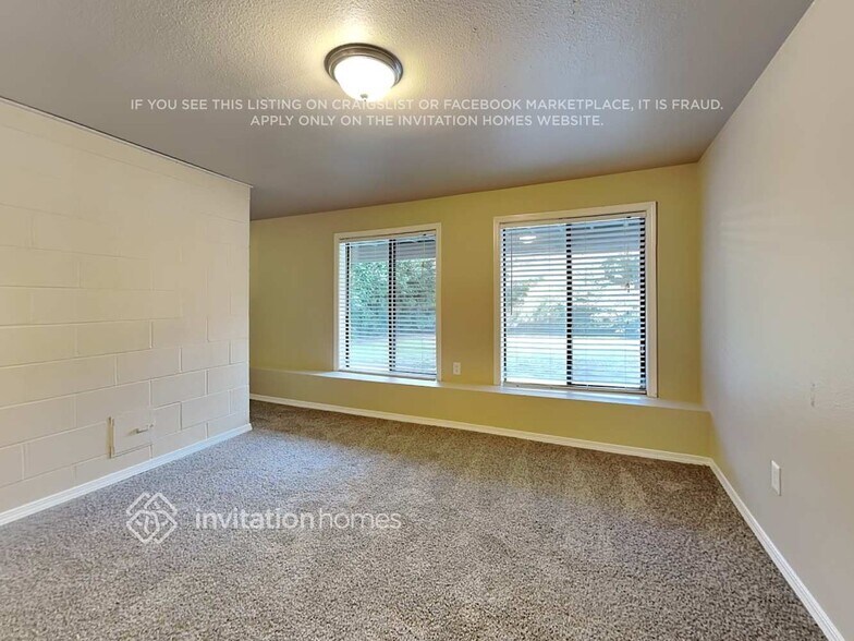 Building Photo - 926 S Magnolia Ln