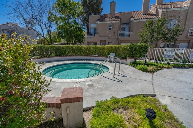 Building Photo - Beautiful 3-Bedroom Corner-Lot Condo in the Palisades of Stevenson Ranch!
