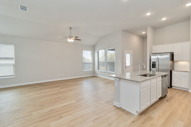 Building Photo - Brand New Luxury Duplex Available Today