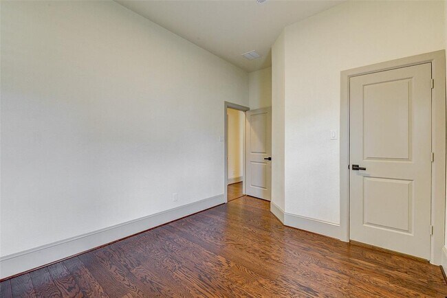 Building Photo - 5710 Brancott Way