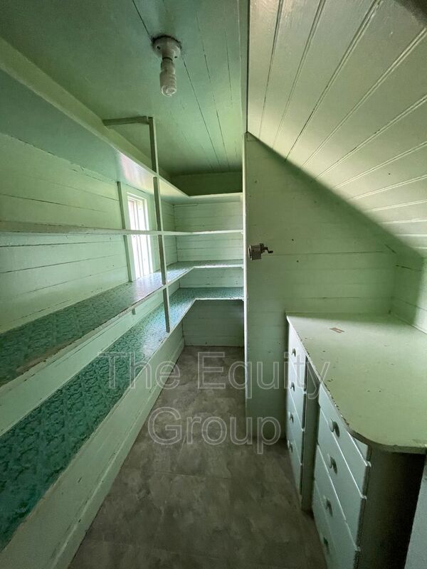 Building Photo - 14725 Hanford Armona Rd