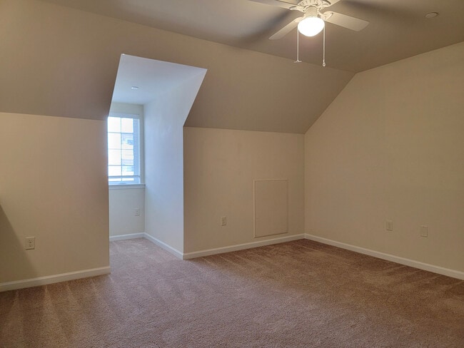 Building Photo - 331 Springwood Dr