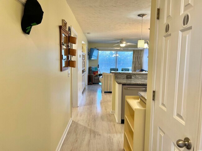 Building Photo - 628 Waterway Village Blvd