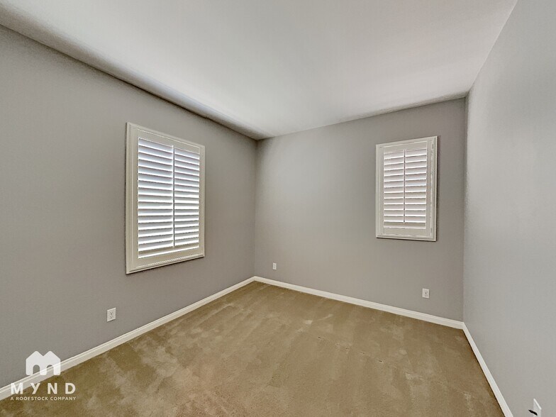 Building Photo - 1529 Bath Ave