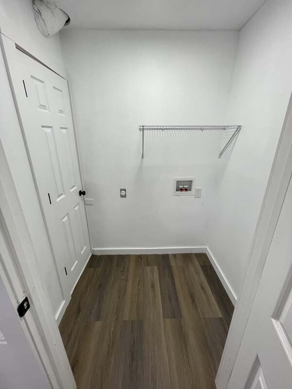 Building Photo - 1642 Hillwood Dr