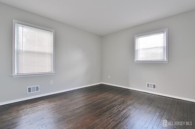 Building Photo - 516 Hamilton Blvd