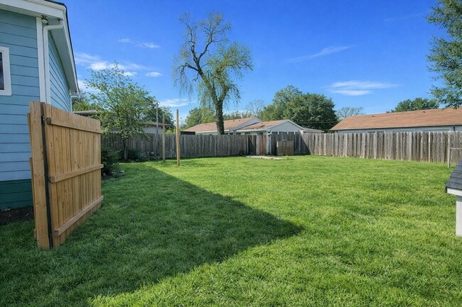 Building Photo - Newly Remodeled 3-Bedroom Home with Open Layout & Fenced Backyard in Dallas