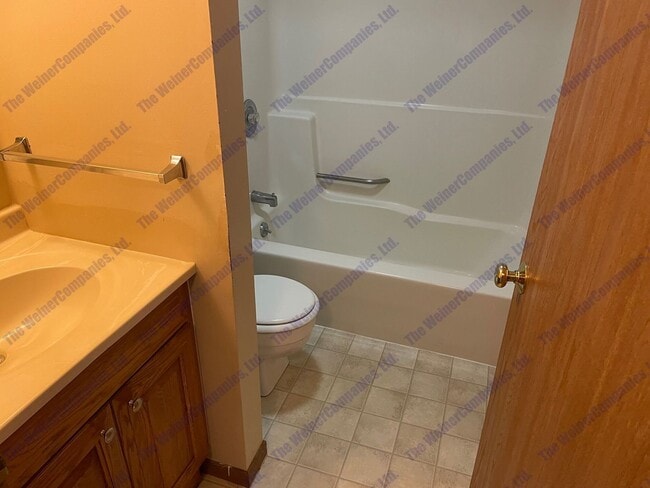 Building Photo - Furnished 4-Bedroom, 2-Bath Condo on Campus