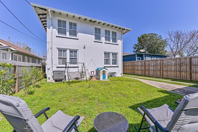 Building Photo - 3519 Avenue R 1/2