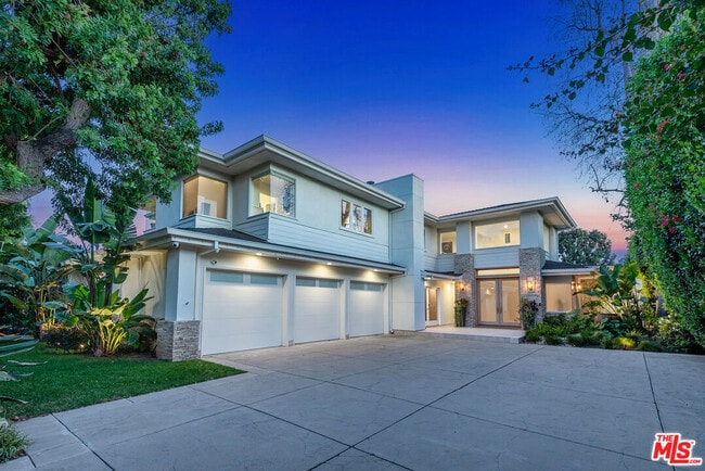 Building Photo - 10424 Valley Spring Ln