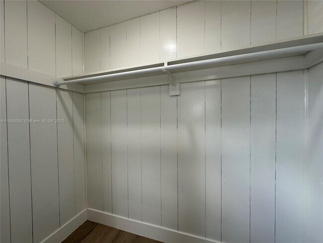 Building Photo - 116 NW 2nd Ave