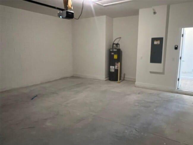 Building Photo - 318 Bracer Wy