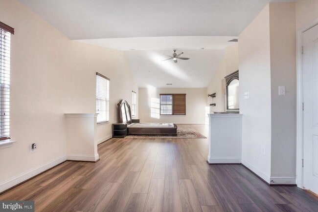 Building Photo - 3041 Bel Pre Rd