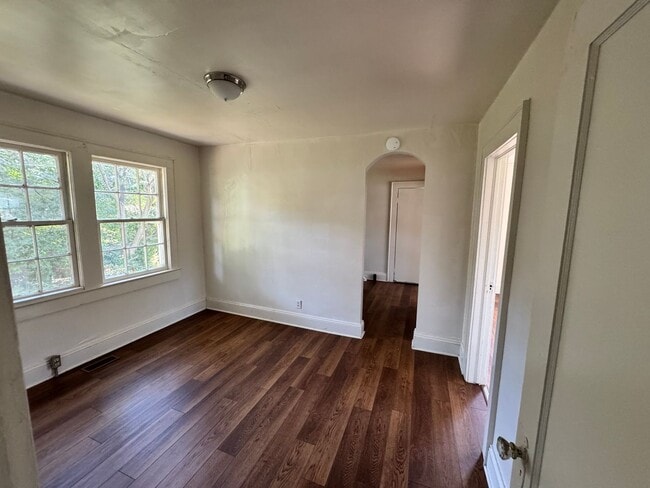 Building Photo - Duplex walking distance to Uptown Shelby, NC