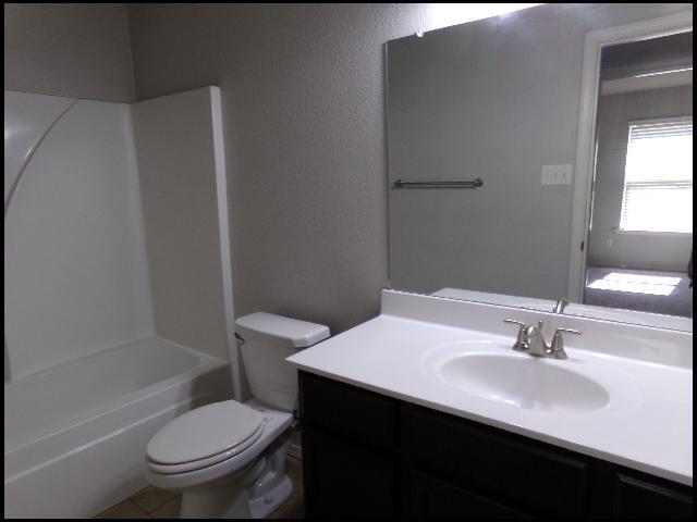 Building Photo - 5505 Bridgeport Ln