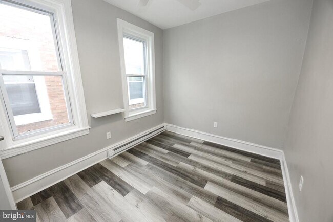 Building Photo - 6044 Catharine St