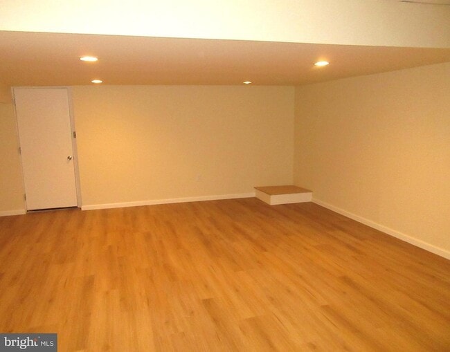 Building Photo - 512 Cobblers Ln
