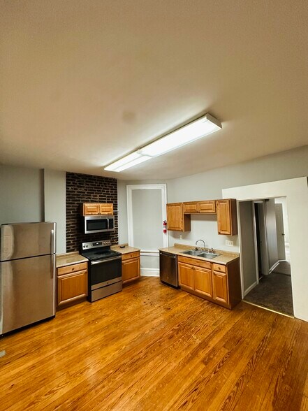 Building Photo - 3203 Arsenal St