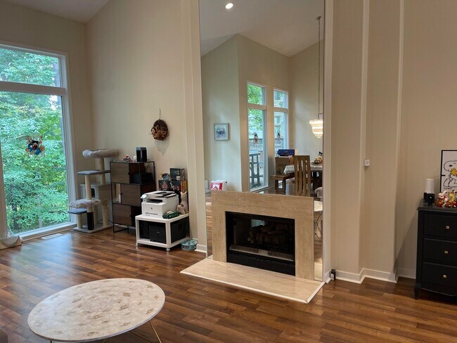 Building Photo - 6289 Lindsay Ct