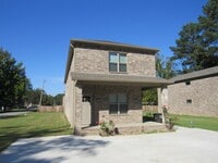 Building Photo - 1516 S Bailey St