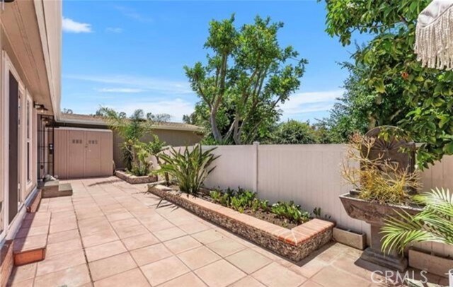 Building Photo - 25786 Via Lomas