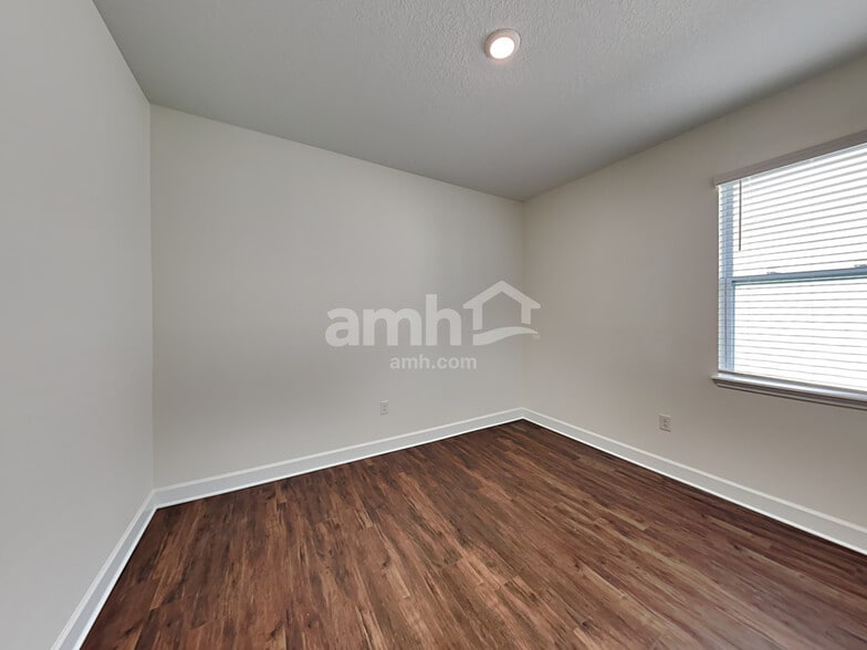 Building Photo - 2216 Saffron Walden Dr