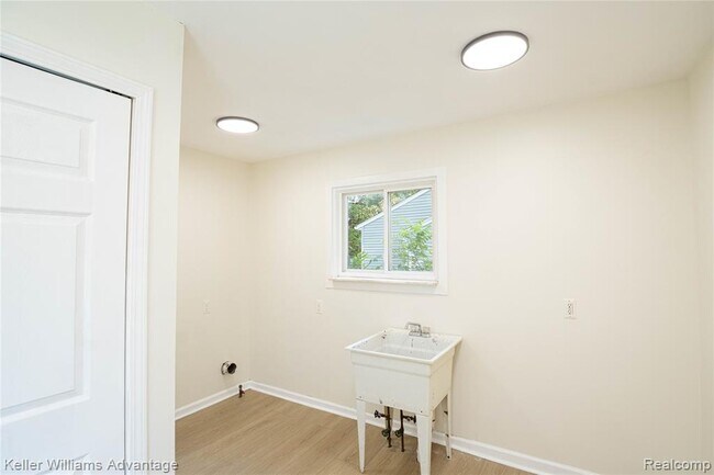 Building Photo - 31776 Arenac Ct
