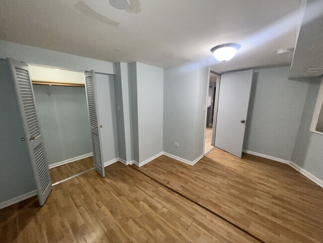 Building Photo - 2701 E 75th Pl
