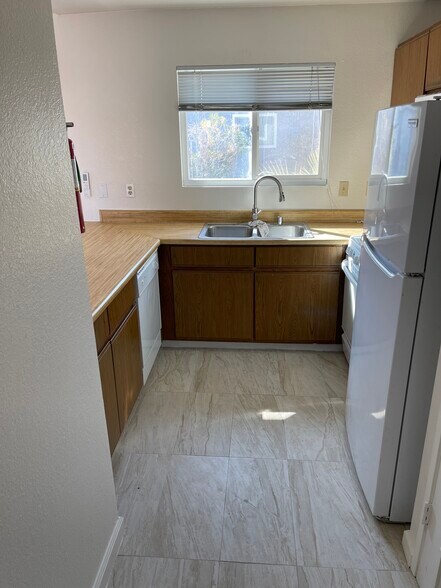 Building Photo - 73874 Sunnyvale Dr