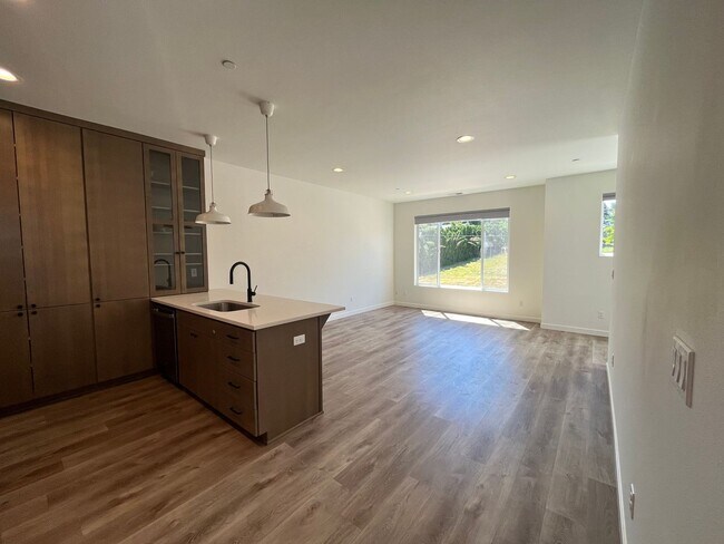 Building Photo - Beautiful 4Bd + 3Ba Home in North Portland...