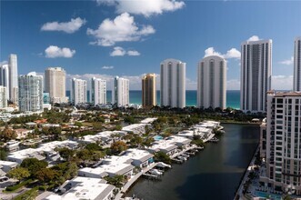 Building Photo - 393 Poinciana Island Dr
