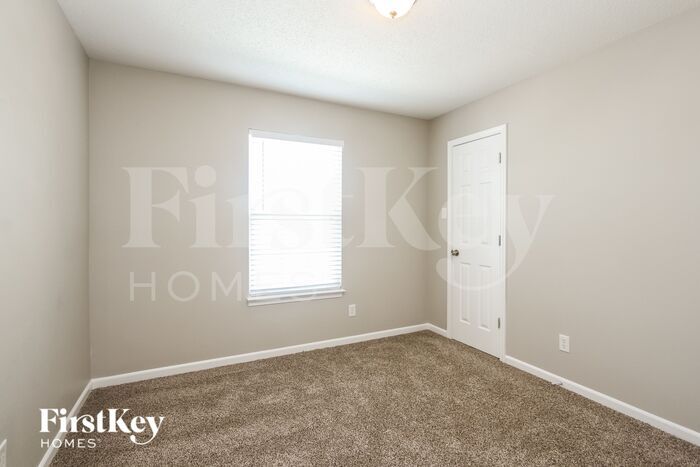 Building Photo - 10672 Glenayr Dr