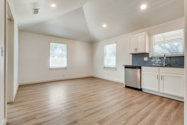 Building Photo - The Woodruff at Bishop Ridge