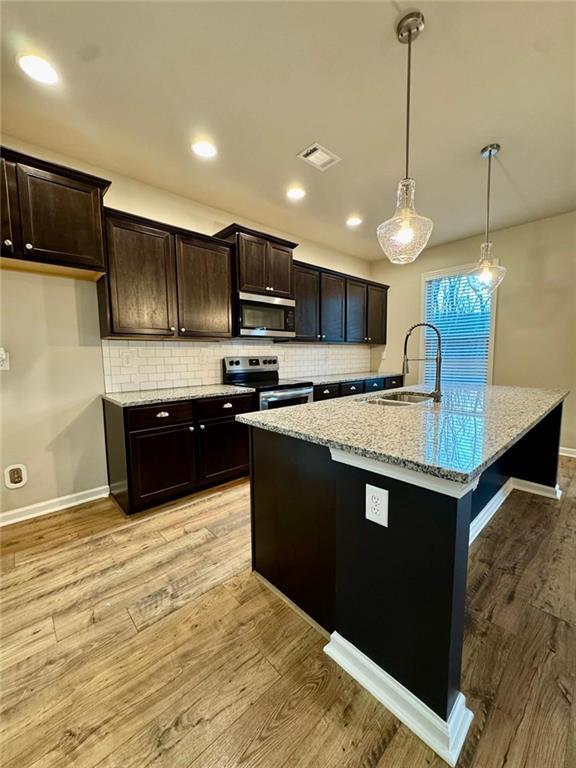 Building Photo - 232 Pinehurst Dr