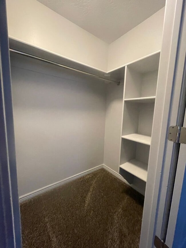 Building Photo - SMV-664 B