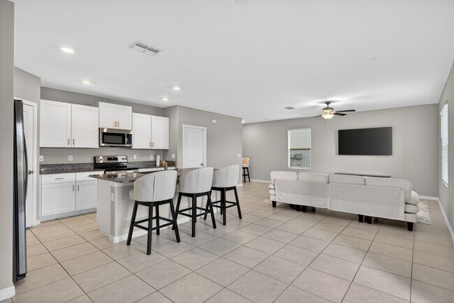 Building Photo - 4BR For Rent - Riverview
