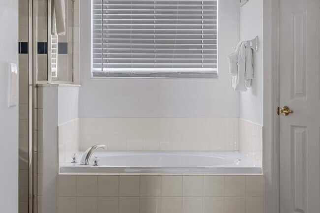 Building Photo - 612 Highgate Park Blvd